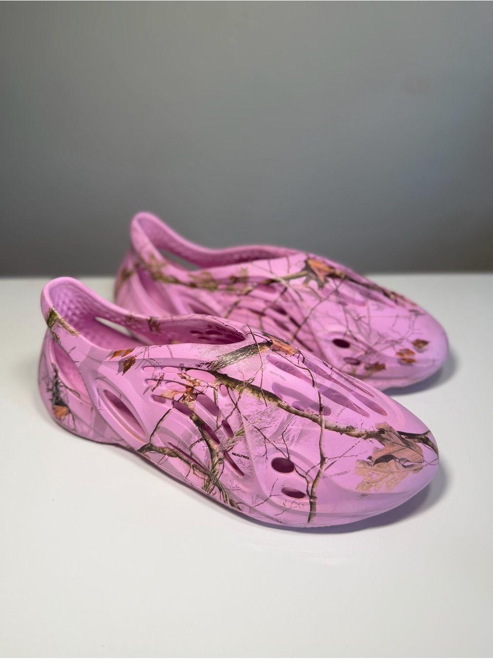 Pink Camo Potatoe Lobster Foam Runner Clogs Slip On Mules Size 9.5 / 10 RY 2020